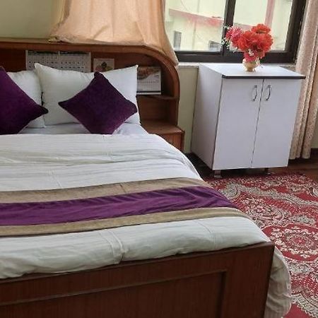 Kathmandu Airport View Hotel And Lodge Екстериор снимка