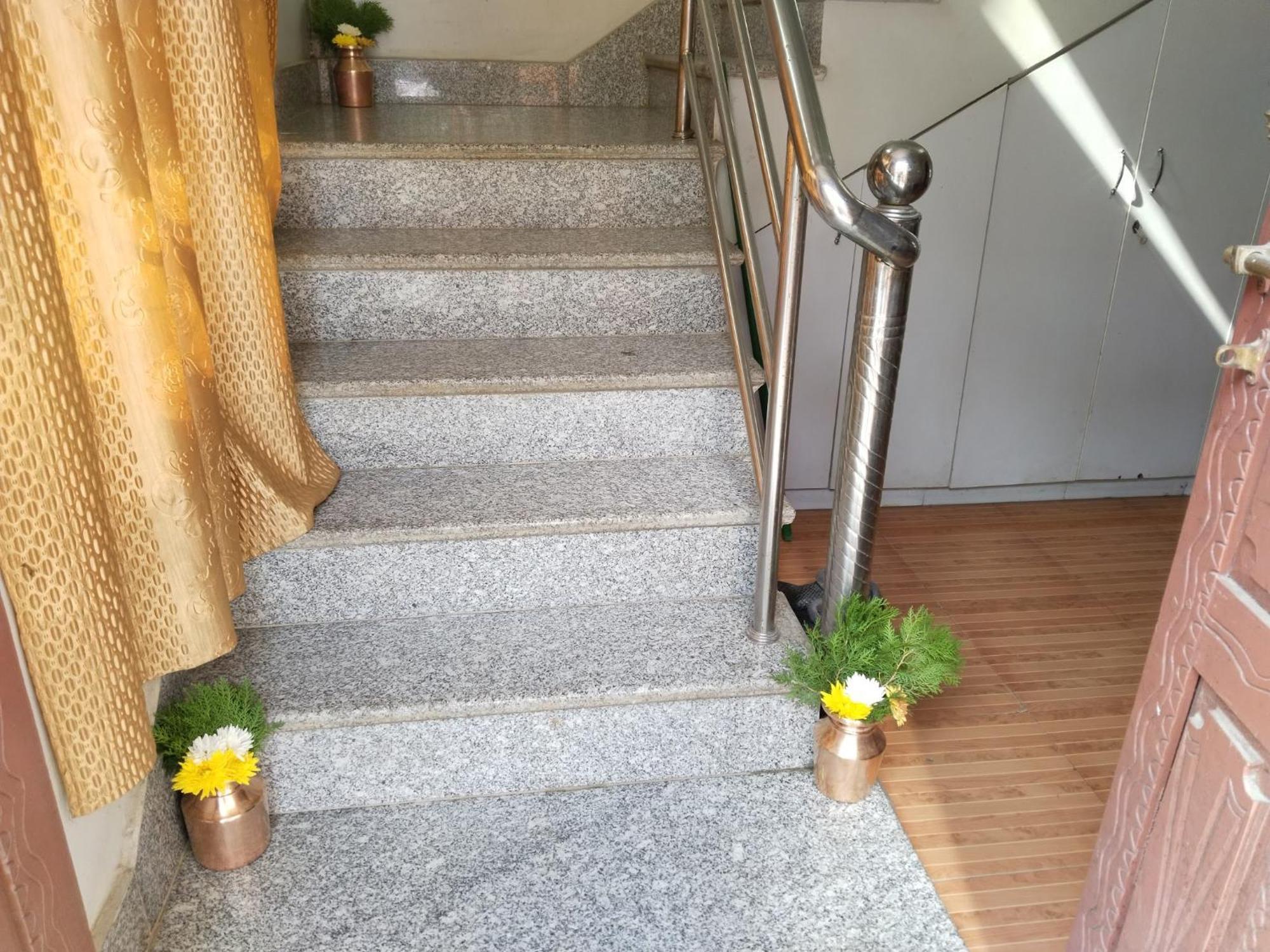 Kathmandu Airport View Hotel And Lodge Екстериор снимка