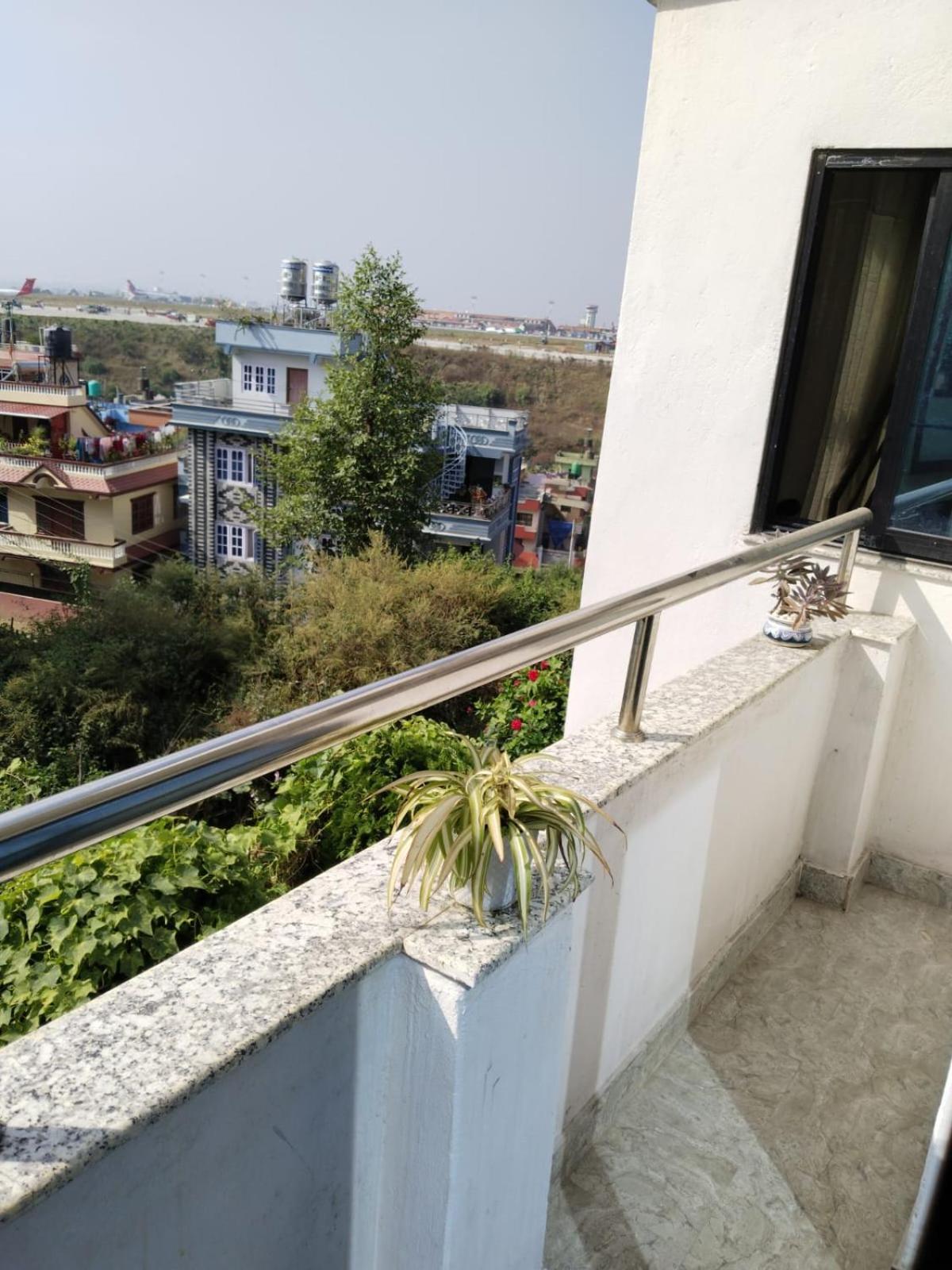 Kathmandu Airport View Hotel And Lodge Екстериор снимка
