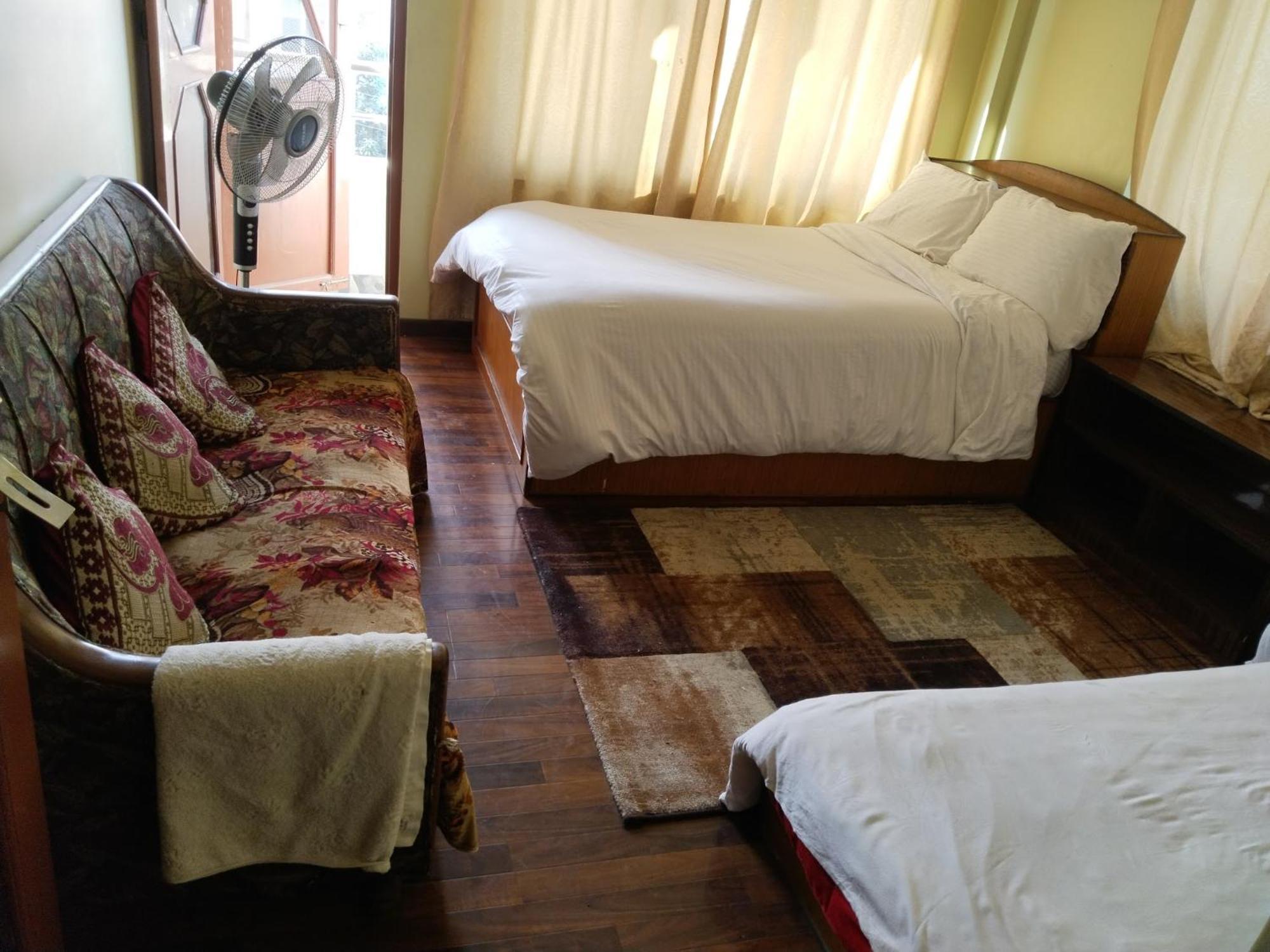 Kathmandu Airport View Hotel And Lodge Екстериор снимка